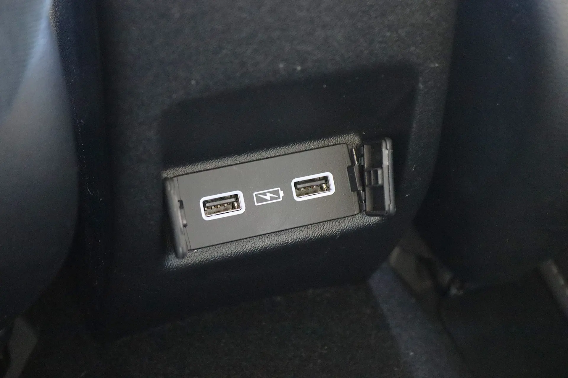Honda e Advance (17") 23