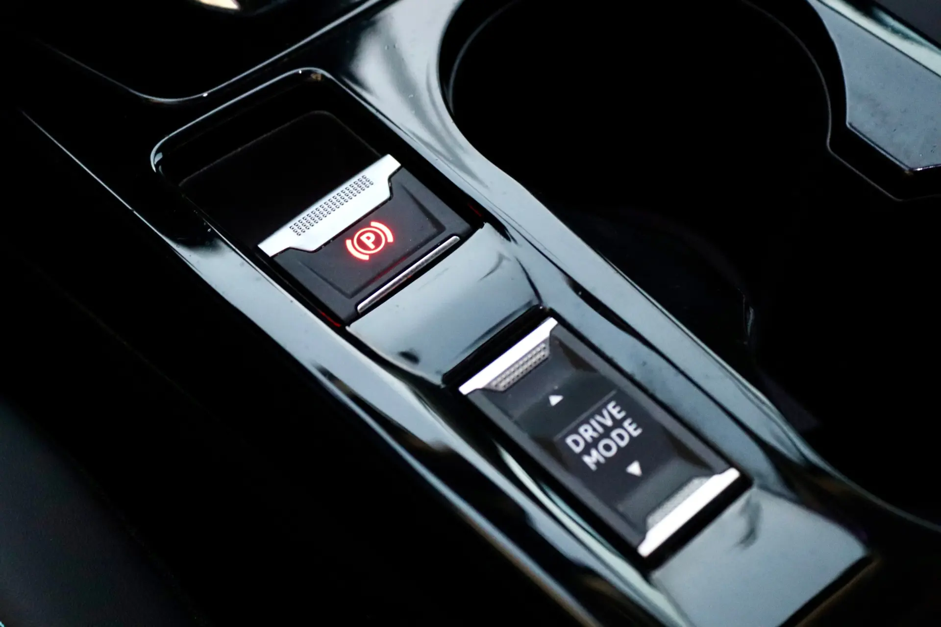 Peugeot e-2008 50 kWh Allure Pack 28