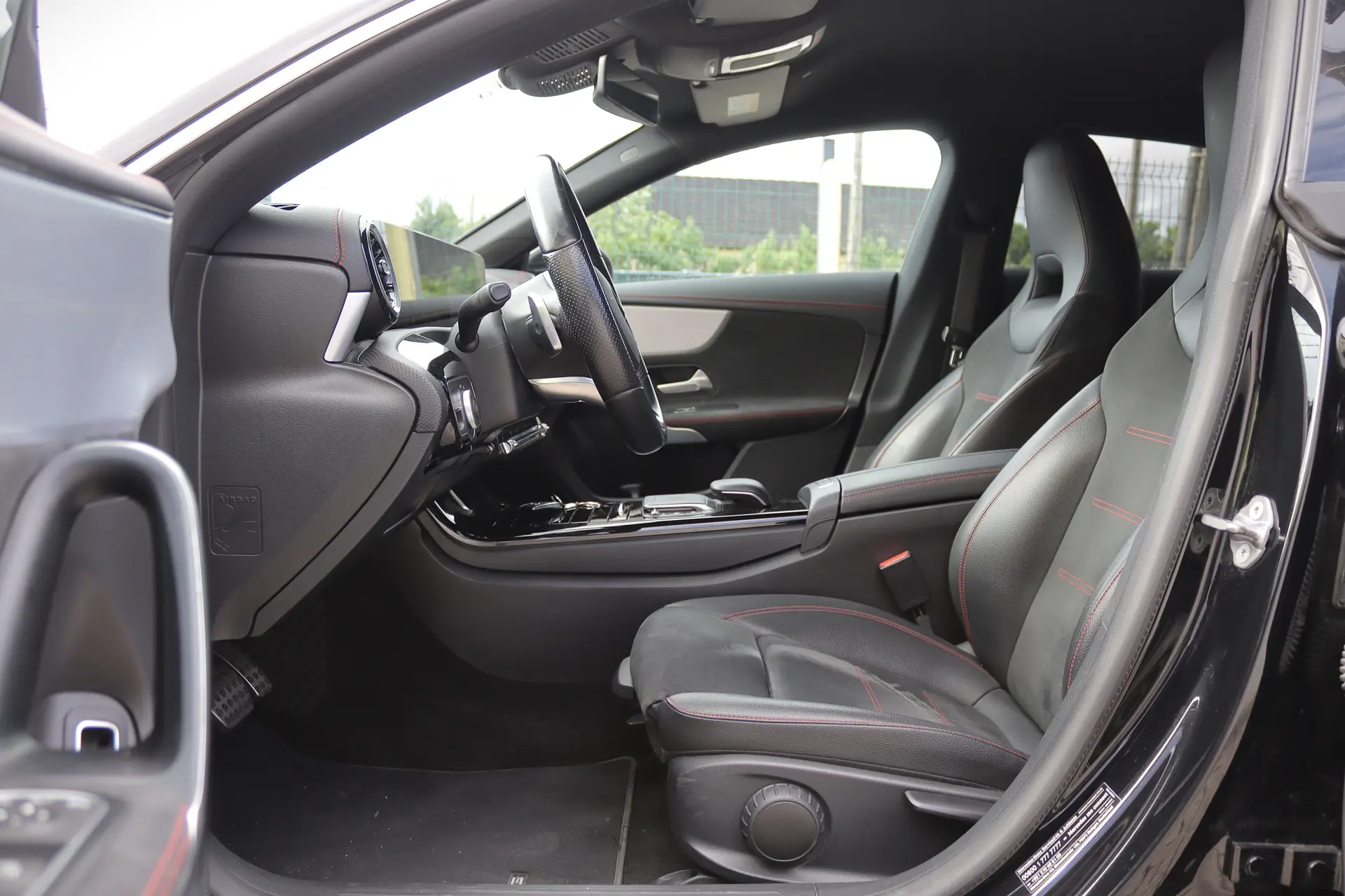 Mercedes-Benz CLA 180 d Shooting Brake AMG Line Aut. 13