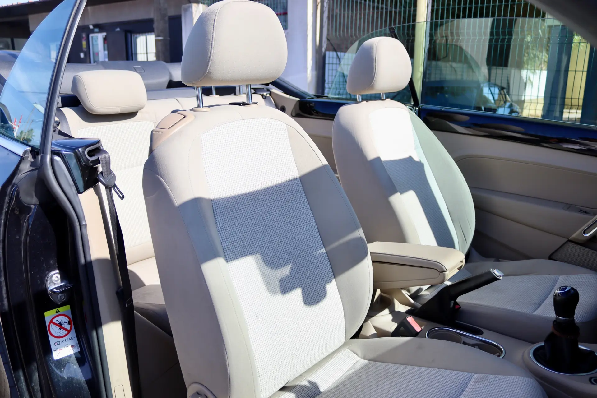 Volkswagen New Beetle Cabriolet 1.6 TDi Design 21
