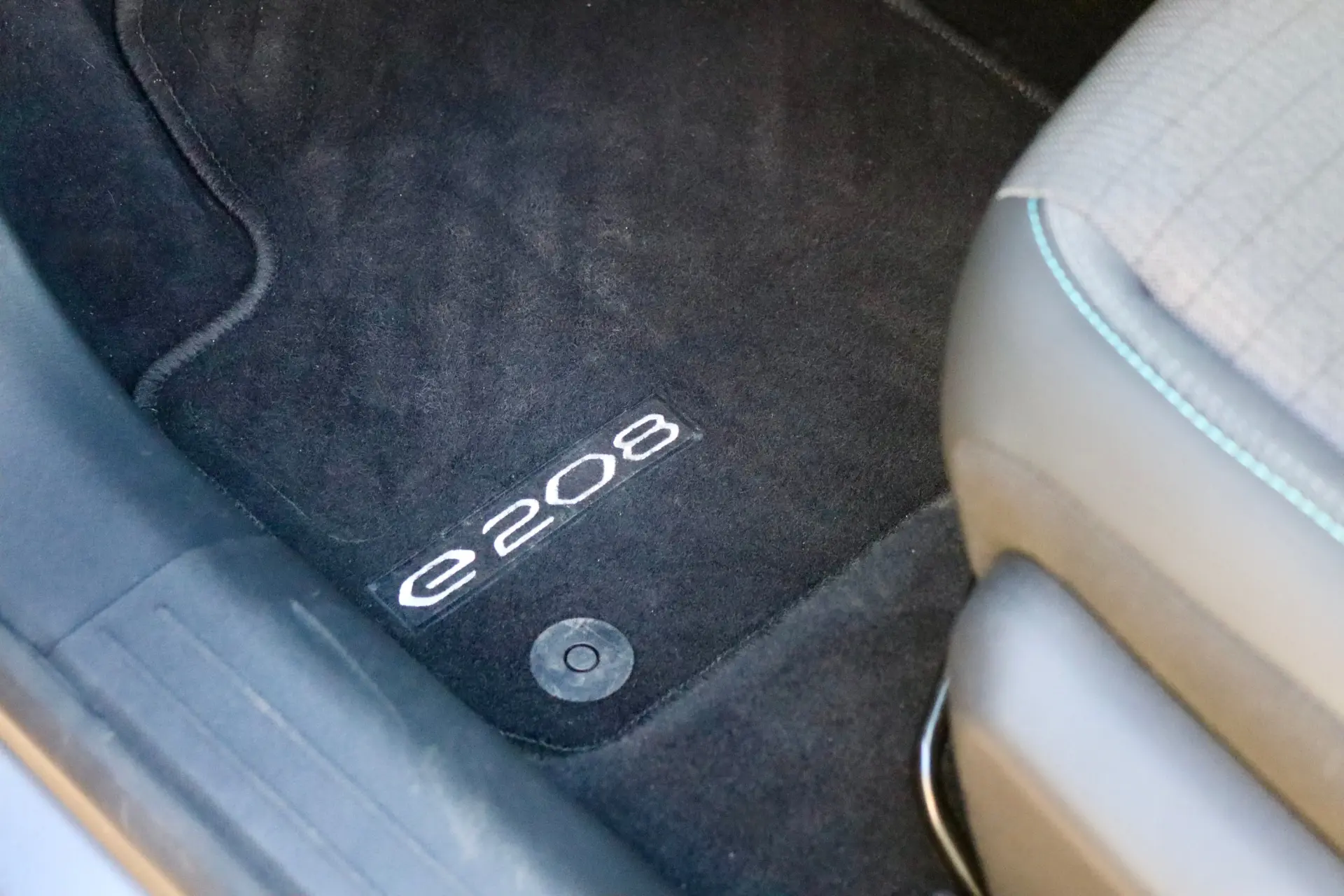 Peugeot e-208 50 kWh Allure 18
