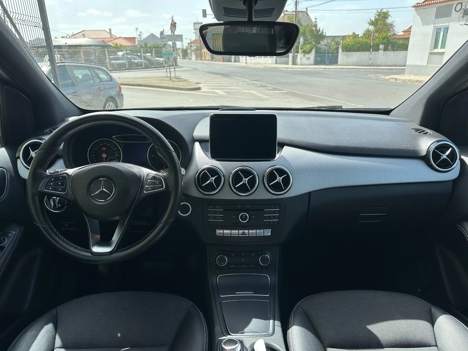 Mercedes-Benz B 180 (CDI) d 7G-DCT Urban 13