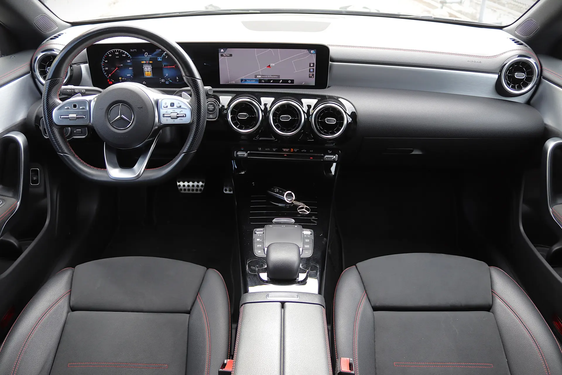 Mercedes-Benz CLA 180 d Shooting Brake AMG Line Aut. 4