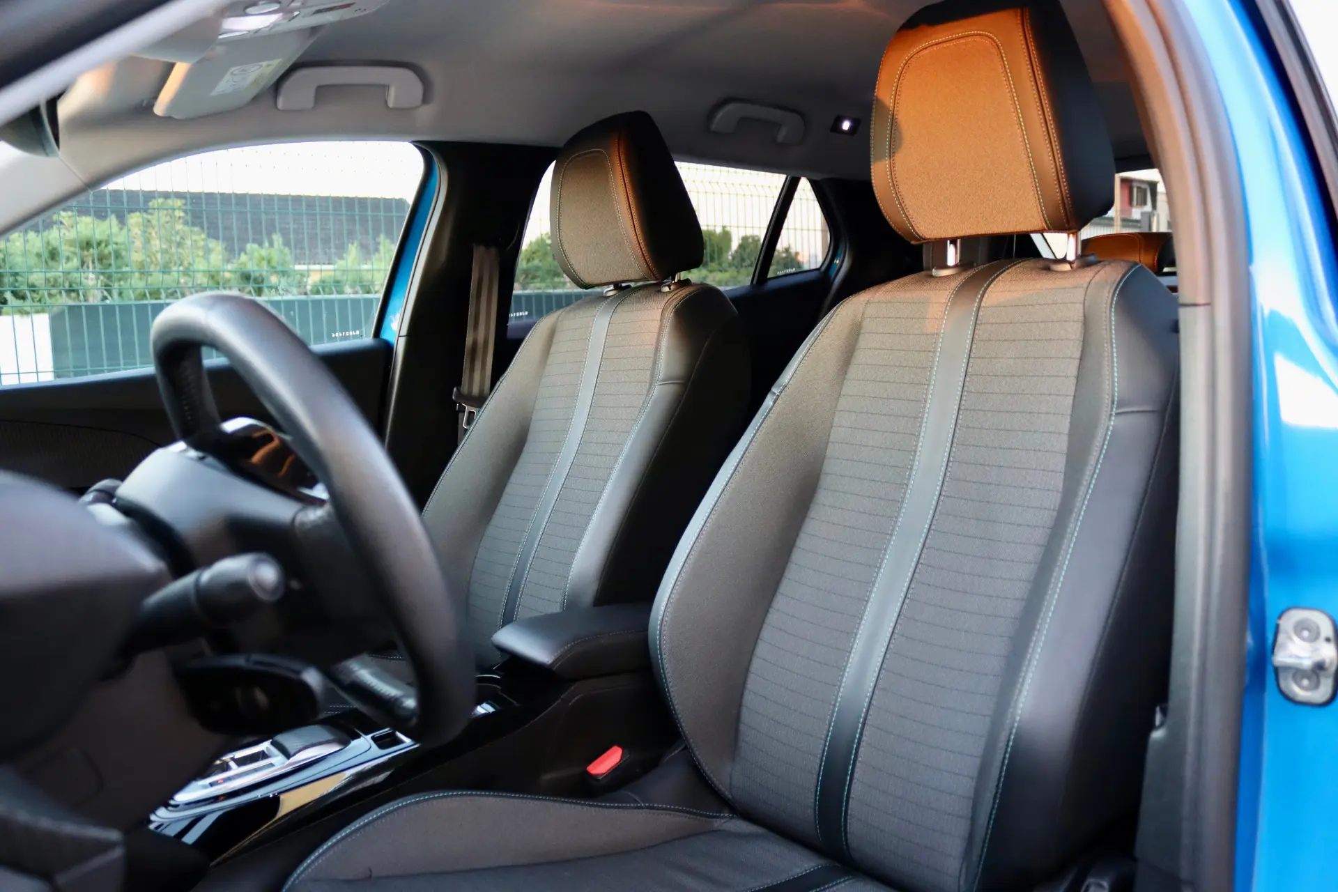Peugeot e-2008 50 kWh Allure Pack 19