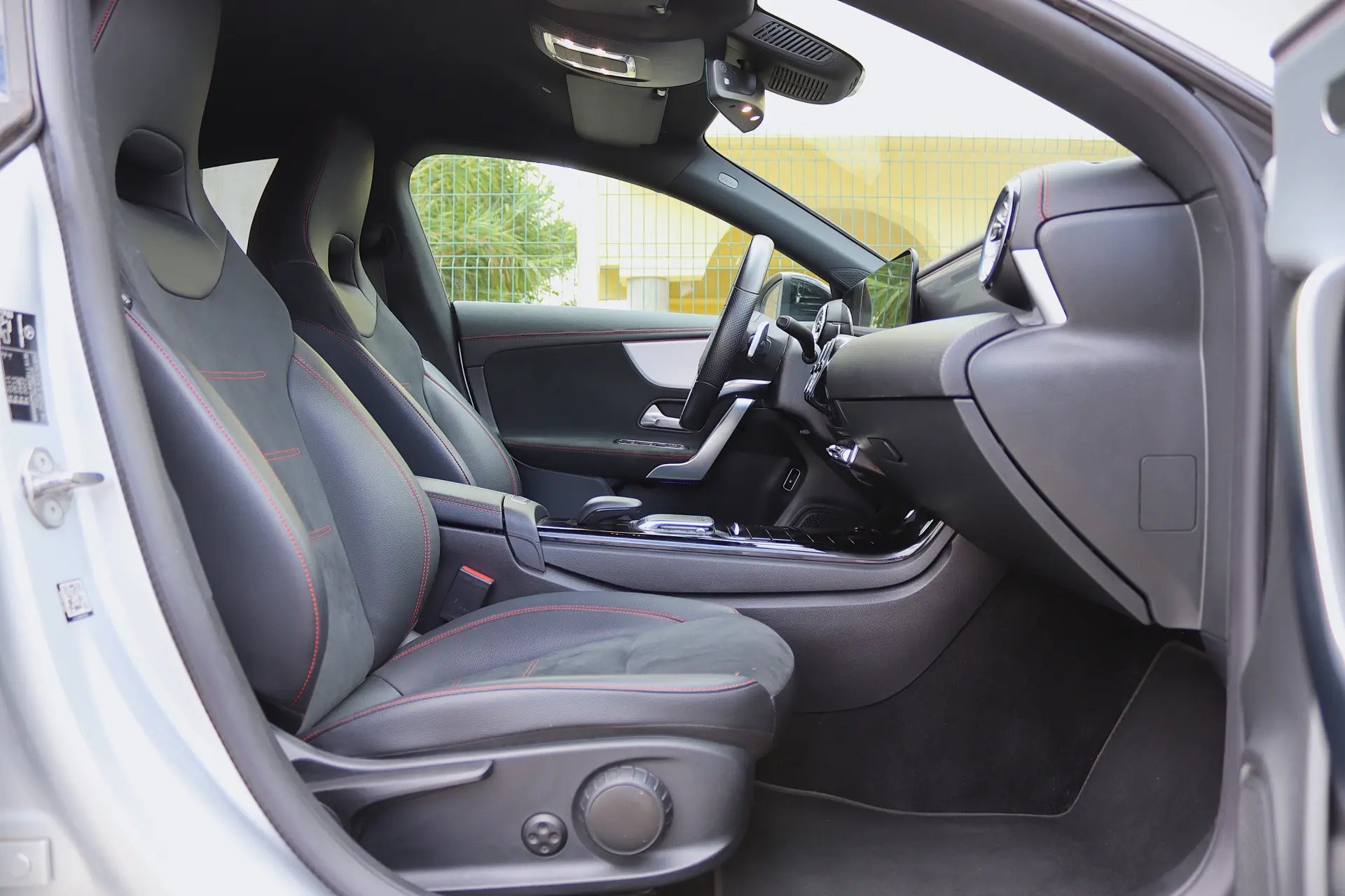 Mercedes-Benz CLA 250 e 8G-DCT AMG Line 27