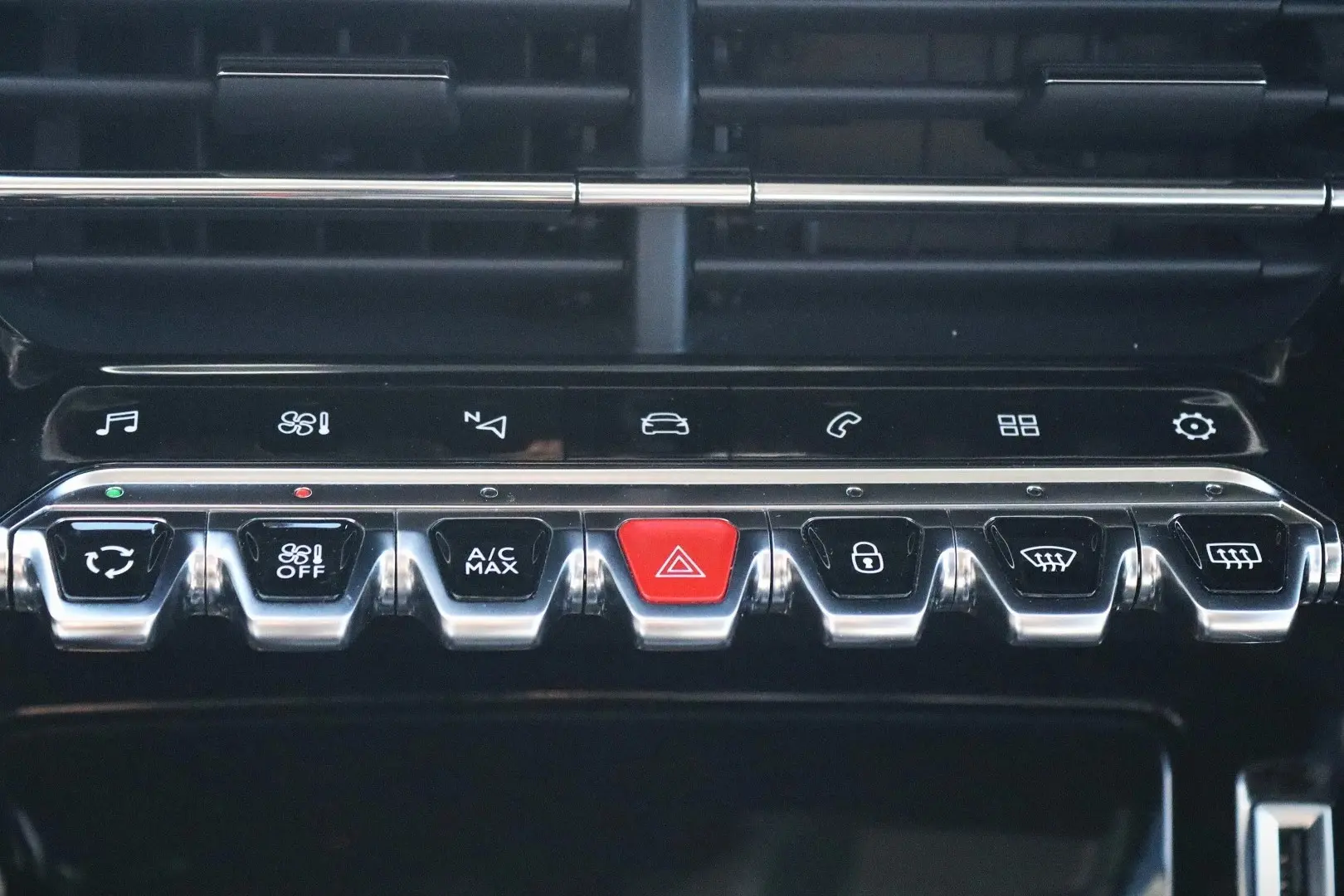 Peugeot 2008 1.5 BlueHDi Allure EAT8 19