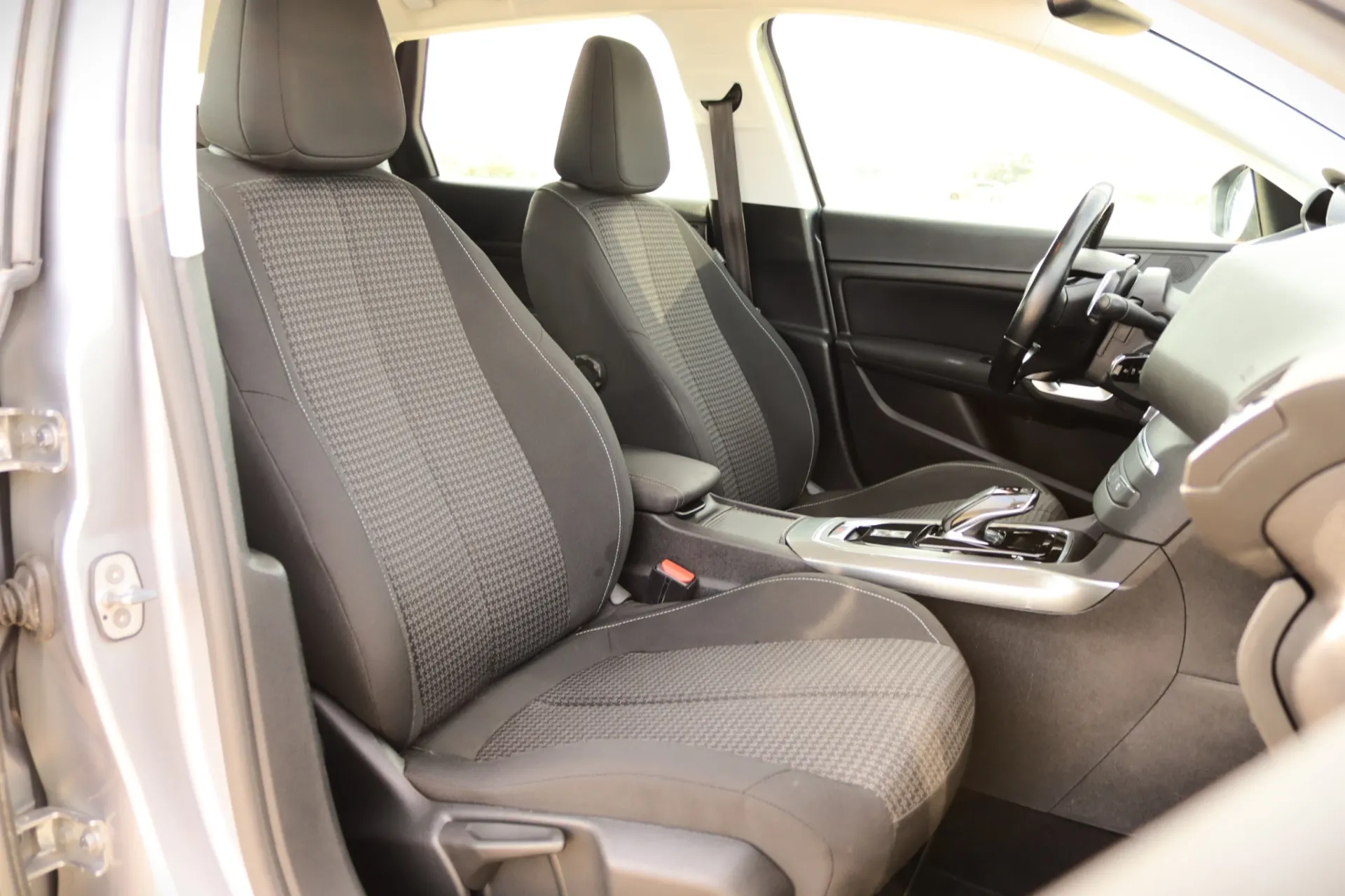 Peugeot 308 SW 1.5 BlueHDi Allure Pack EAT8 16