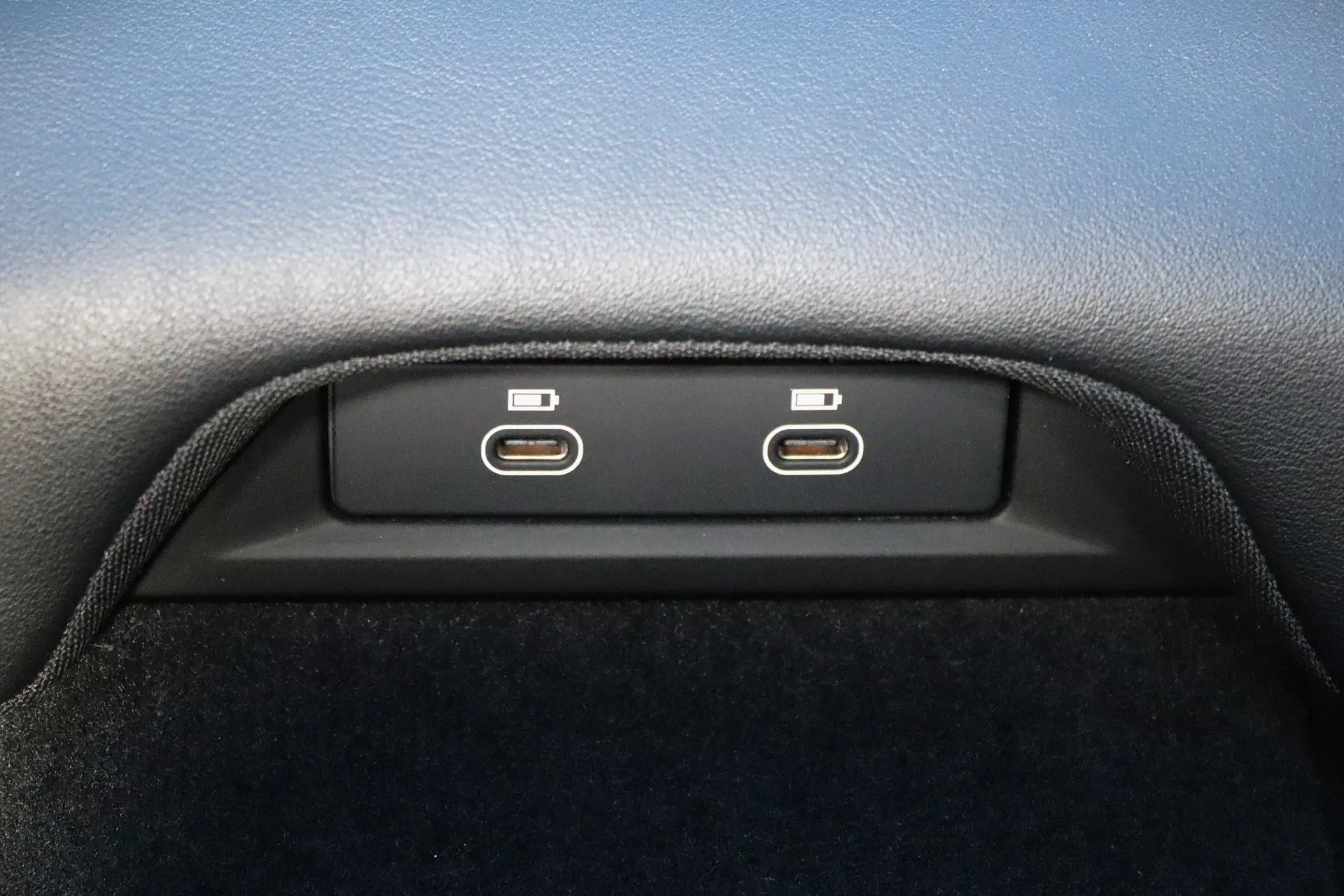 Porsche Taycan 4S 39