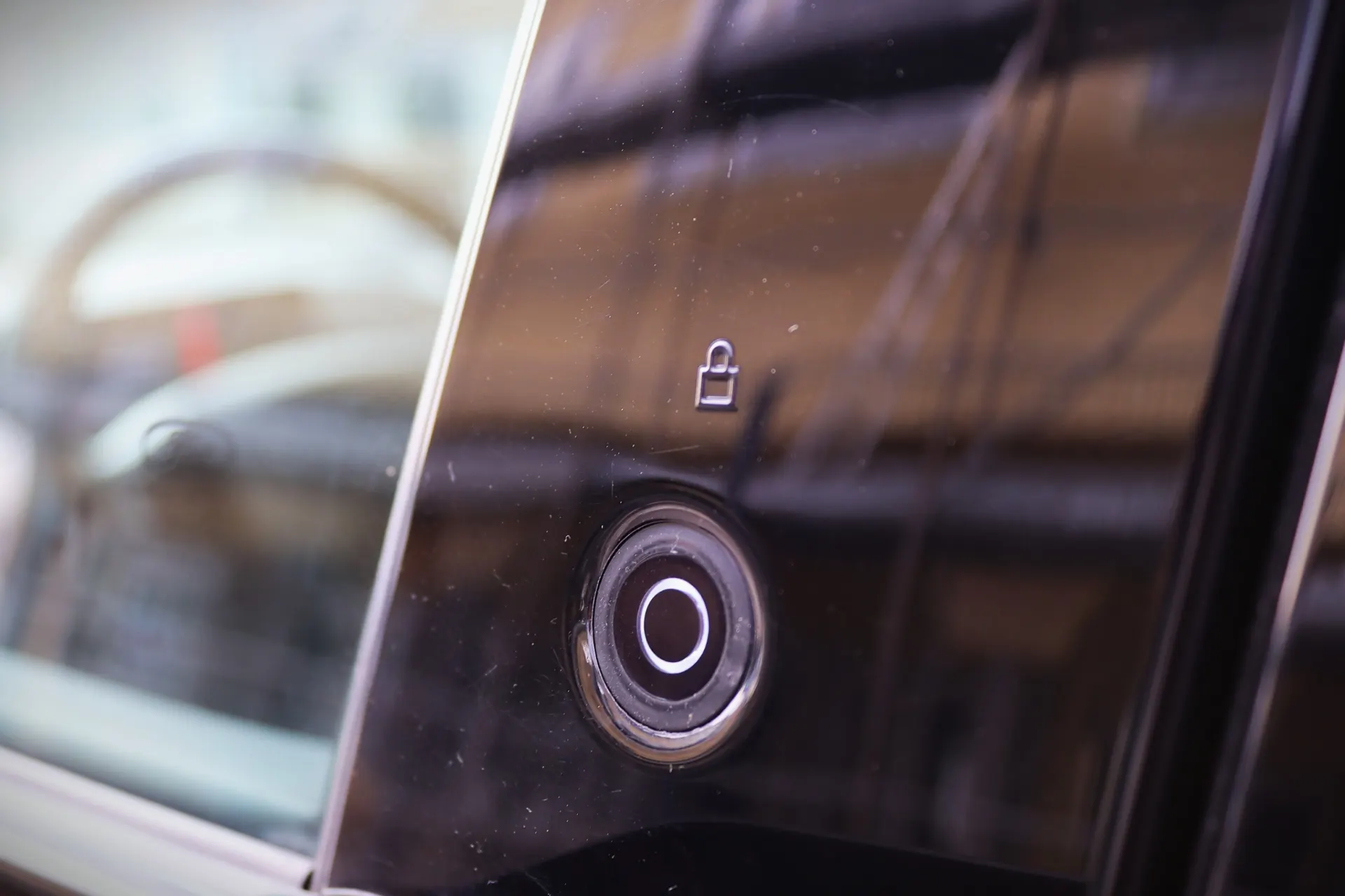 Ford Mustang Mach-E 75.7 kWh Base 30