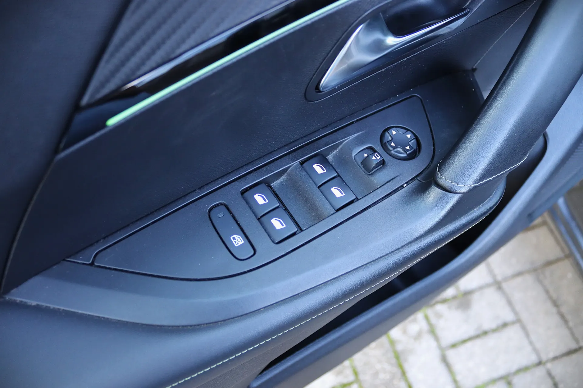 Peugeot 2008 1.2 PureTech GT EAT8 20