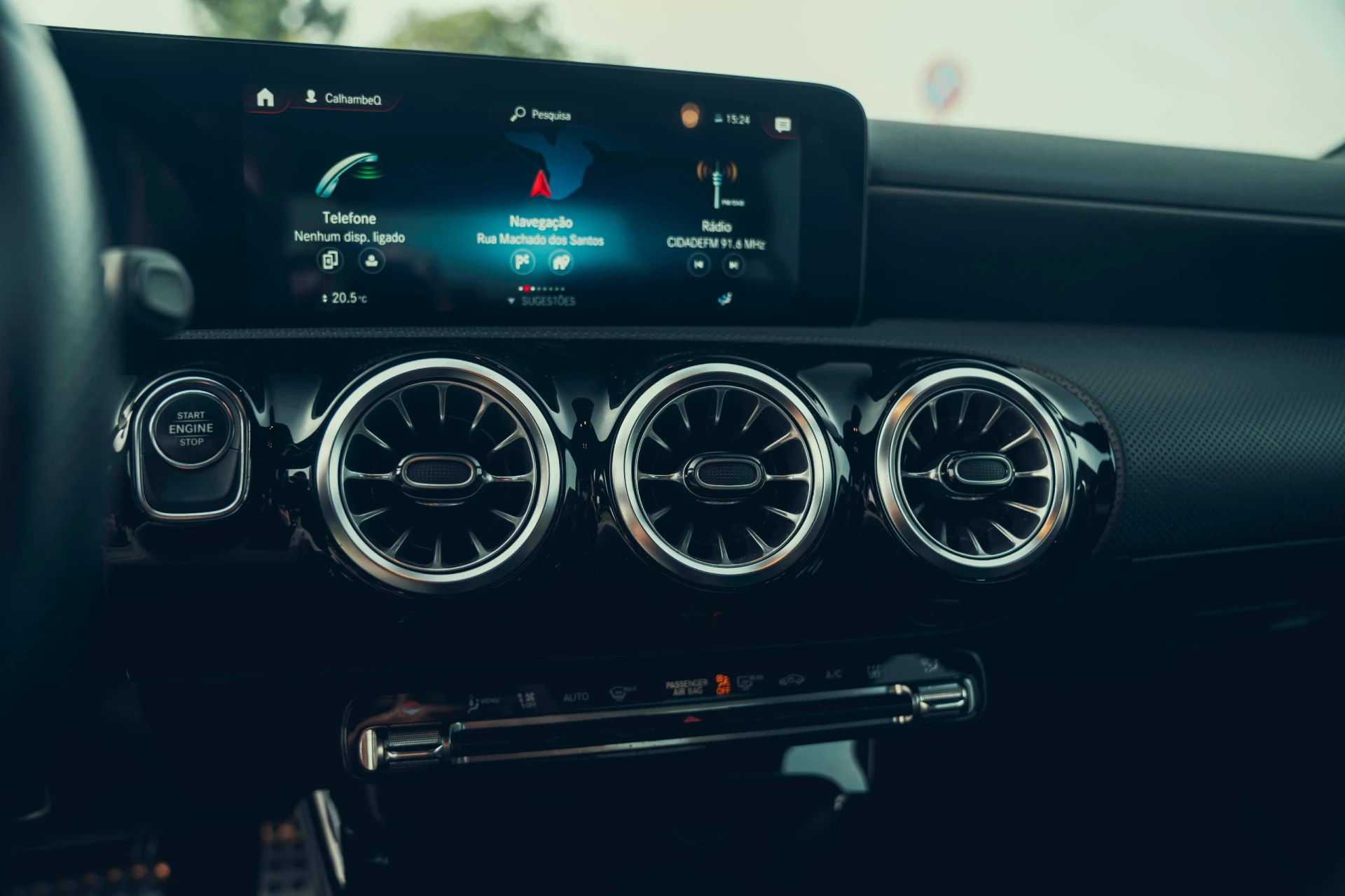 Mercedes-Benz A 250 Limousine e AMG Line 21