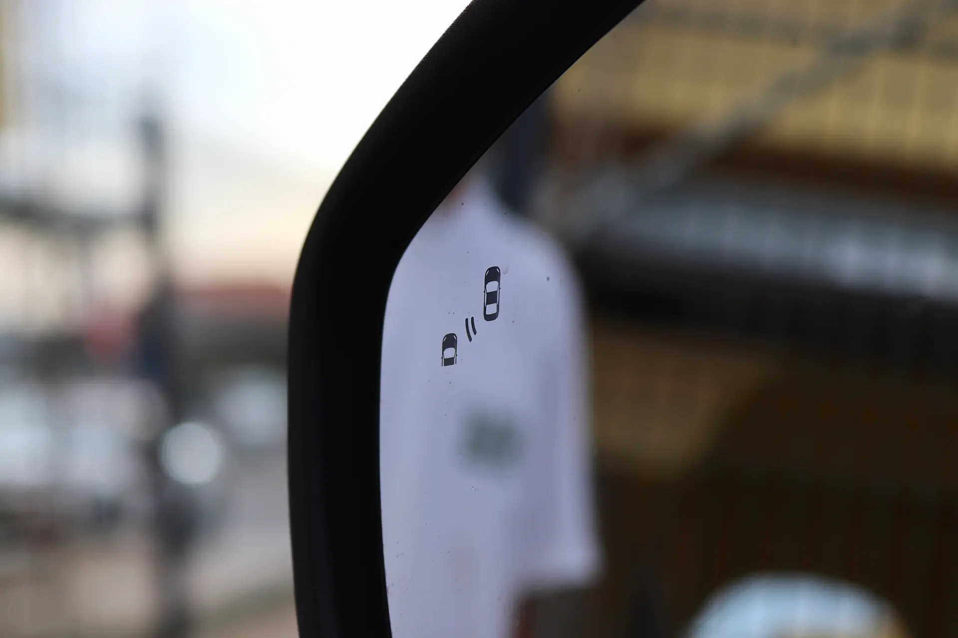 Ford Mustang Mach-E 75.7 kWh Base 29