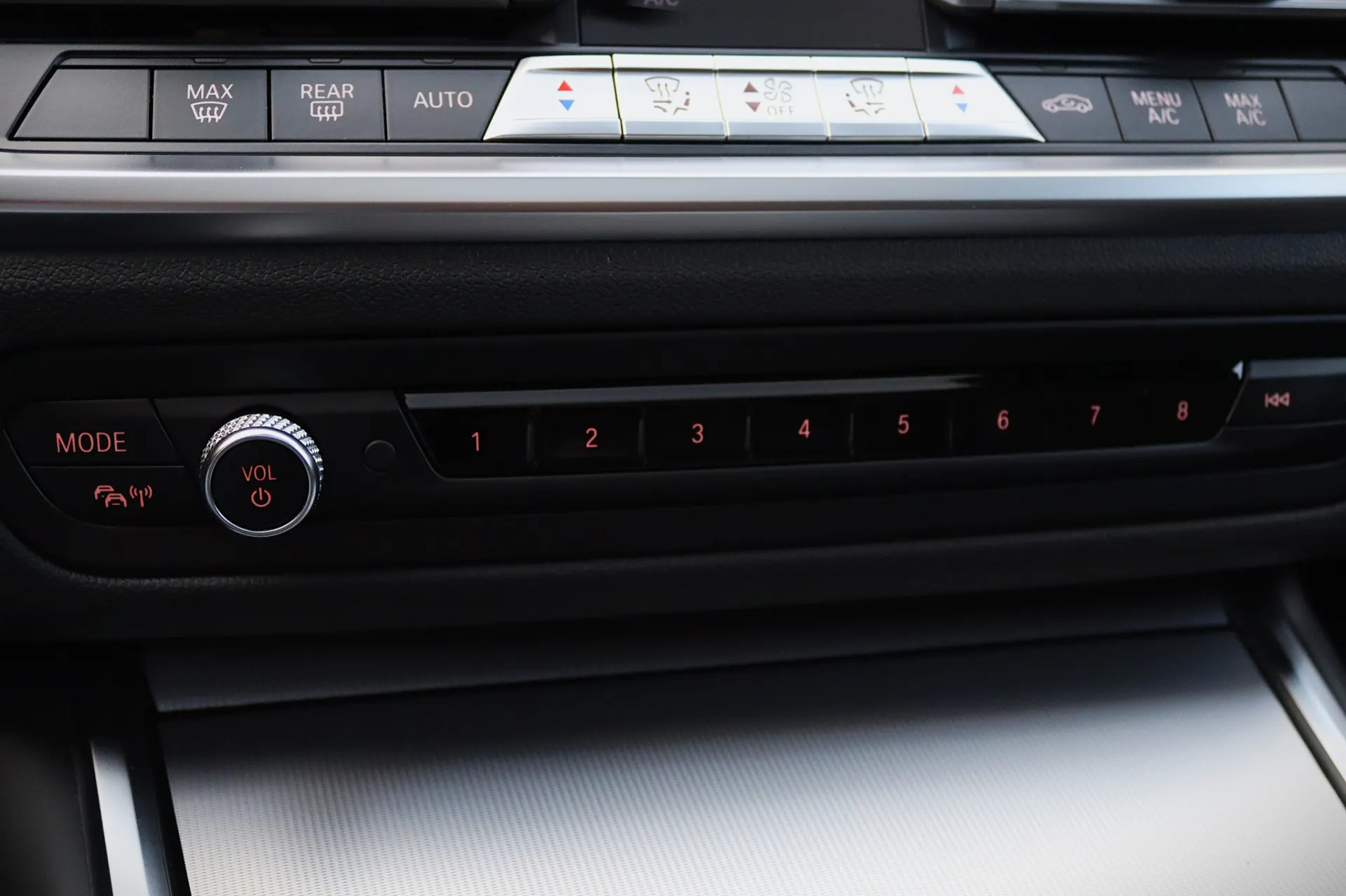 BMW 320 e Touring Pack M Auto 23