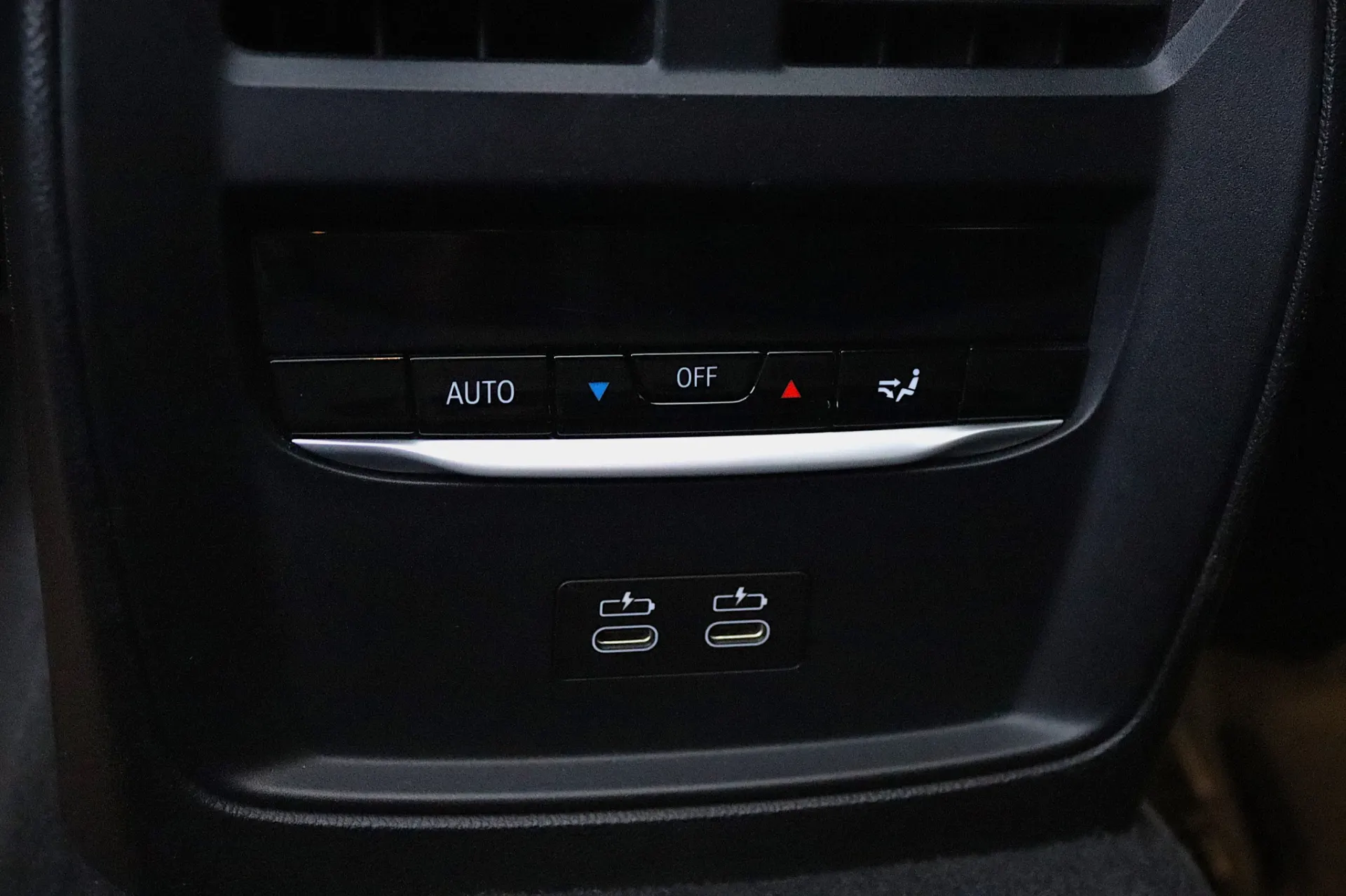 BMW 320 e Touring Pack M Auto 13