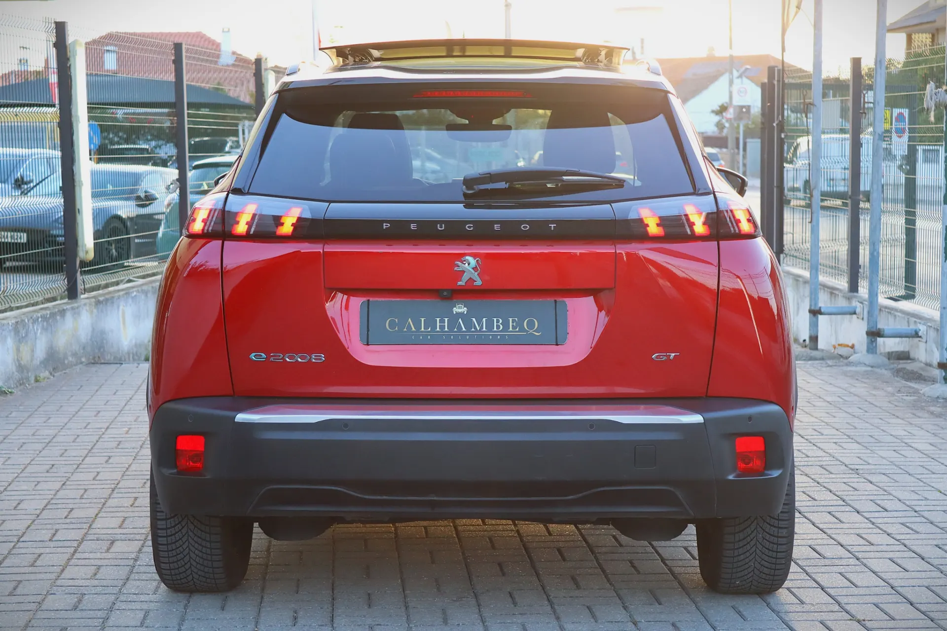 Peugeot e-2008 50 kWh GT 10