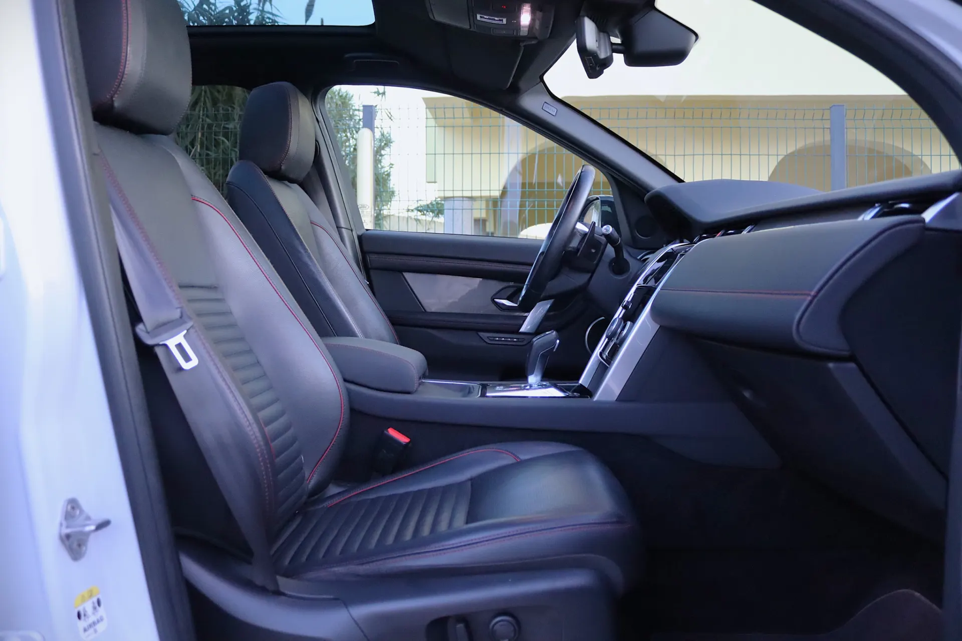 Land Rover Discovery Sport 1.5 I3 P300e AWD Dynamic SE 43