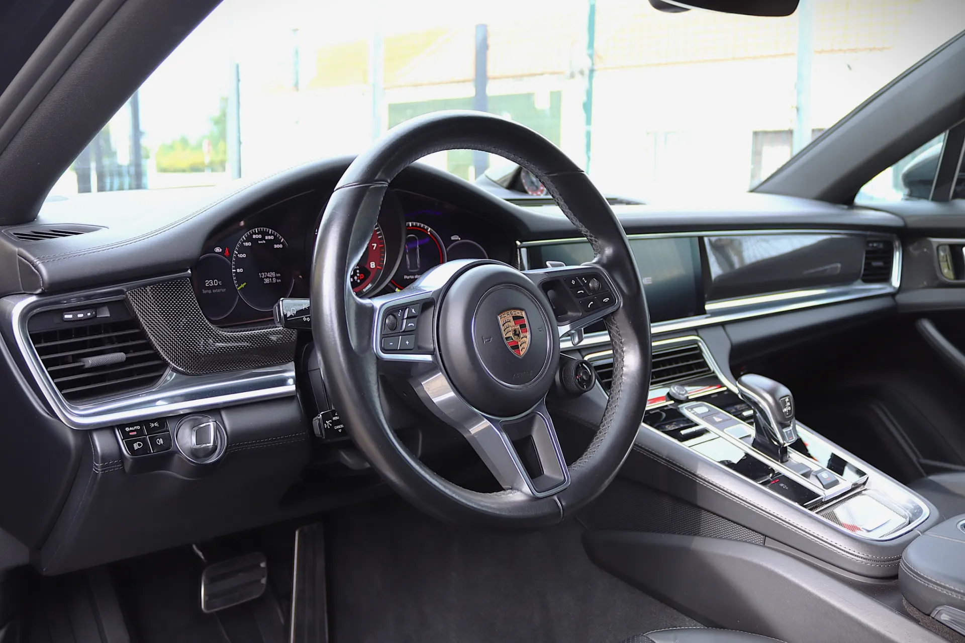 Porsche Panamera Sport Turismo 4 E-Hybrid 22