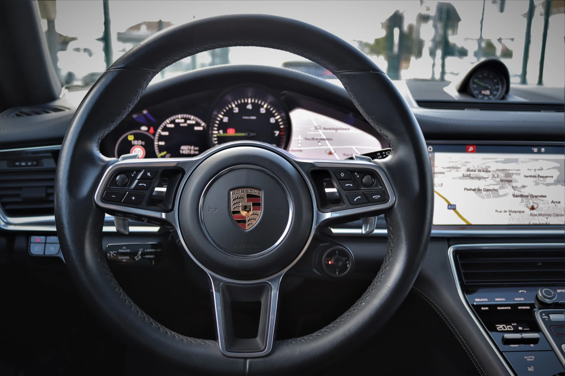 Porsche Panamera Sport Turismo 4 E-Hybrid 6