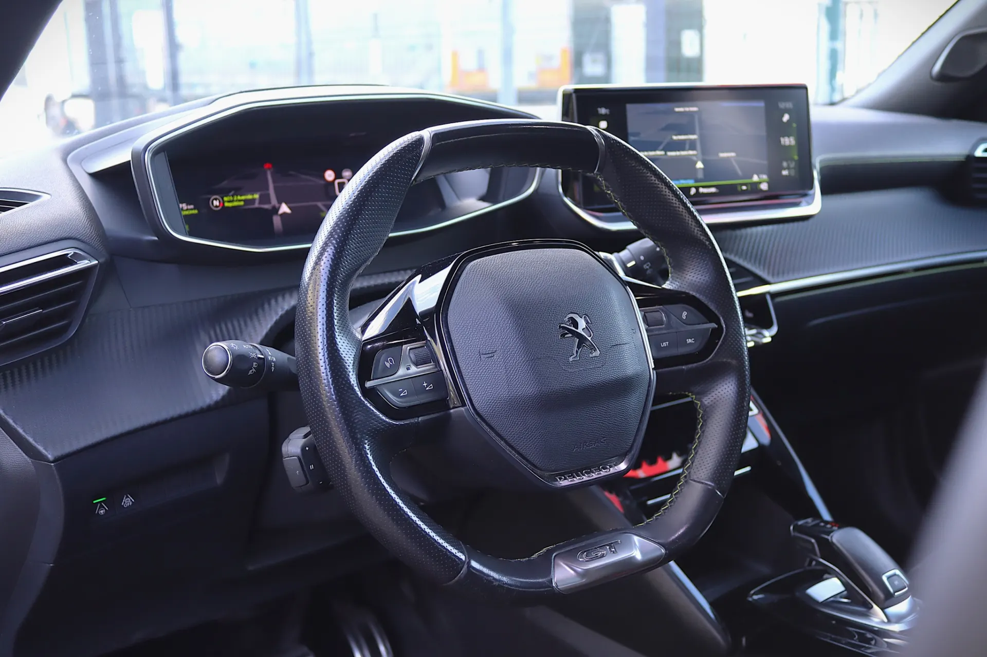 Peugeot 2008 1.2 PureTech GT EAT8 17