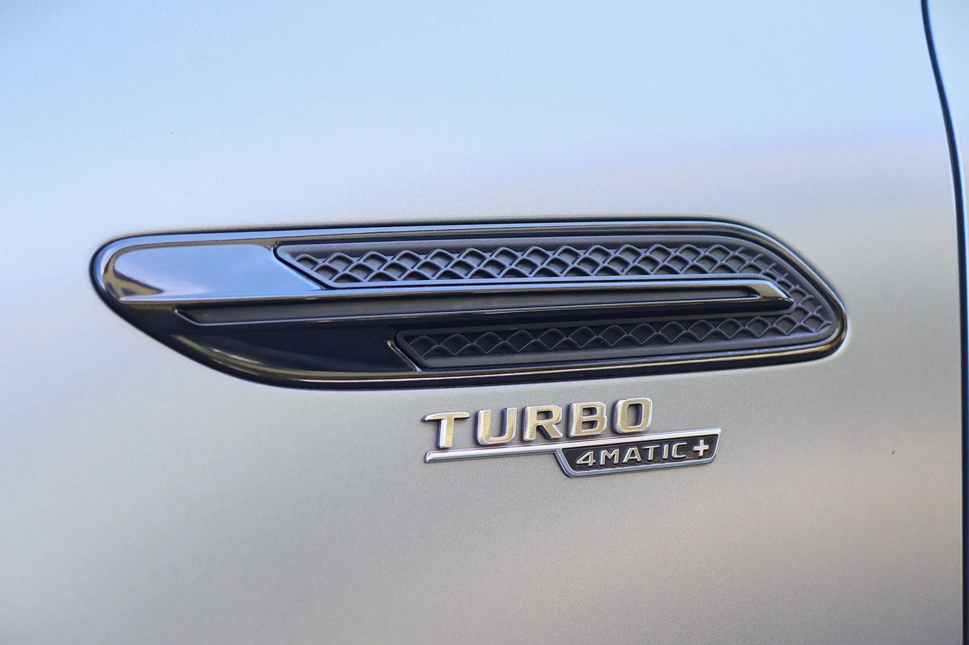 Mercedes-Benz AMG GT 53 4Matic+ 14