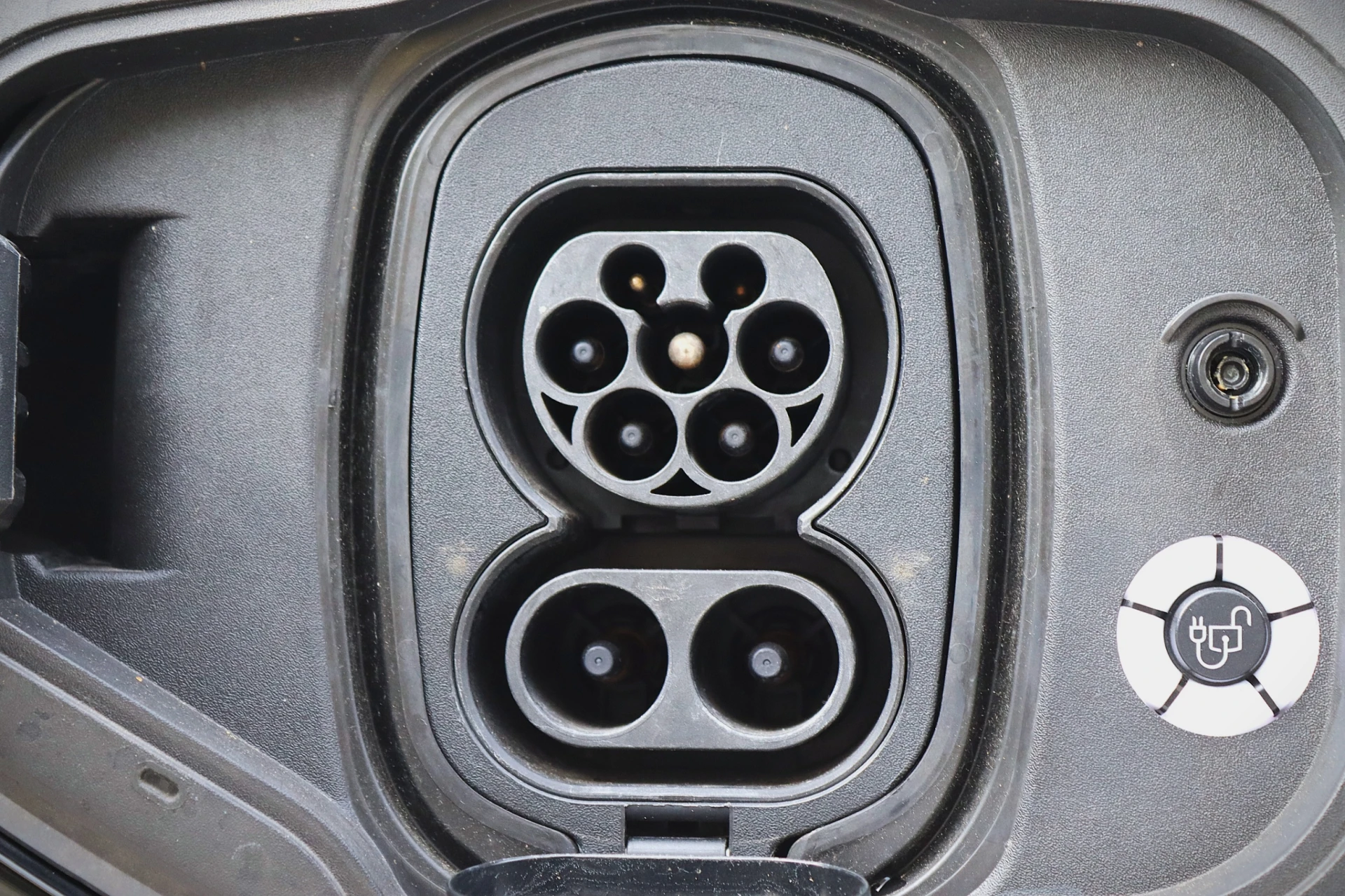 Ford Mustang Mach-E 72.6 kWh Base 19