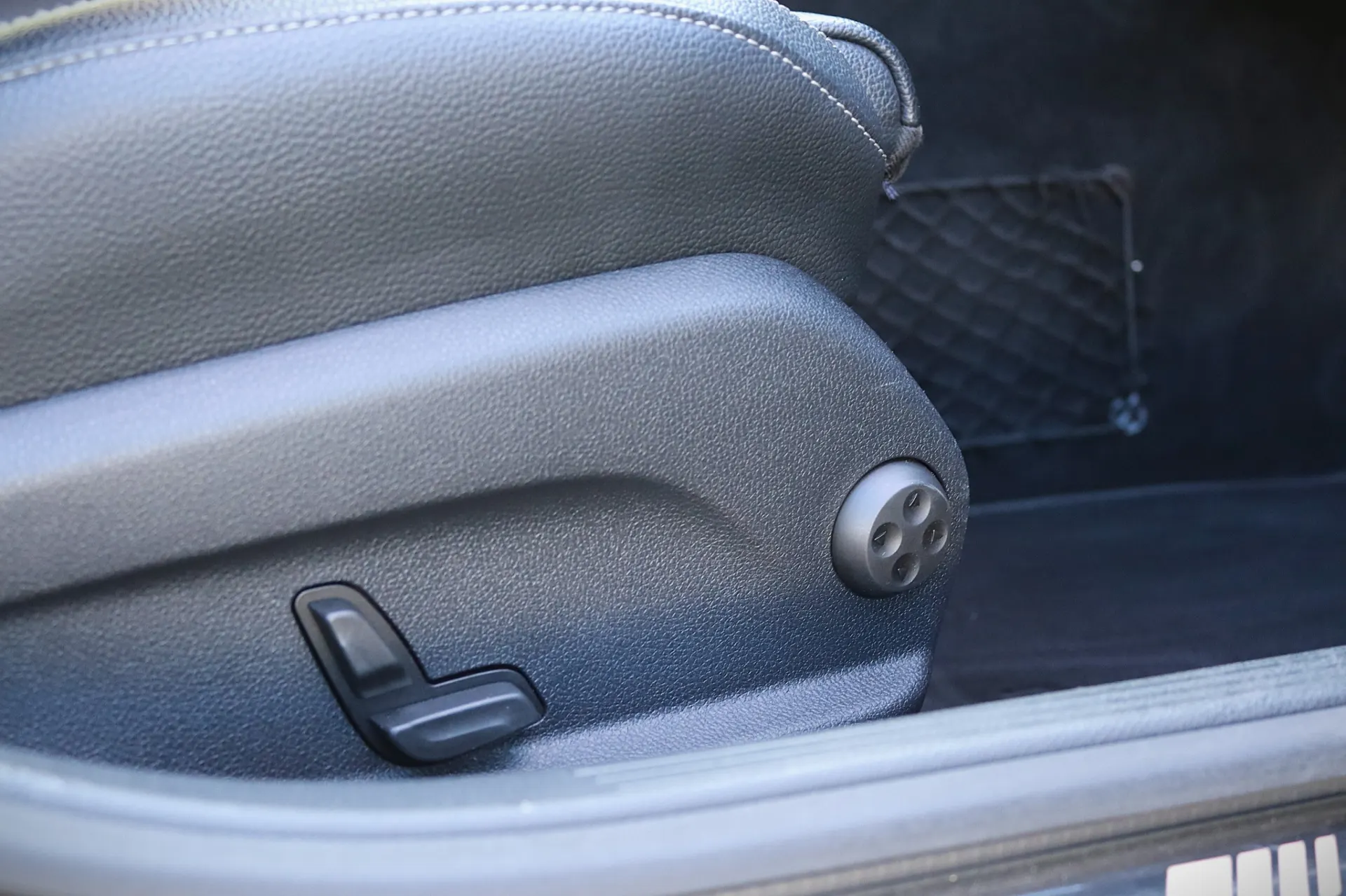 Mercedes-Benz AMG GT 53 4Matic+ 35