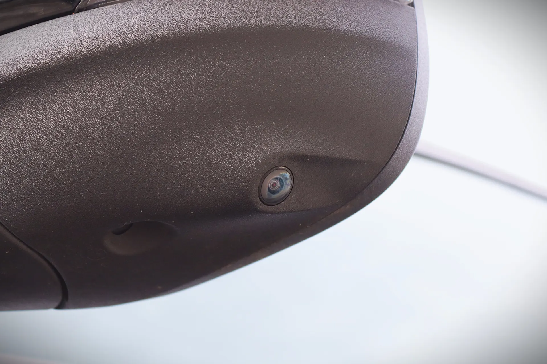 Ford Mustang Mach-E 75.7 kWh Base 15