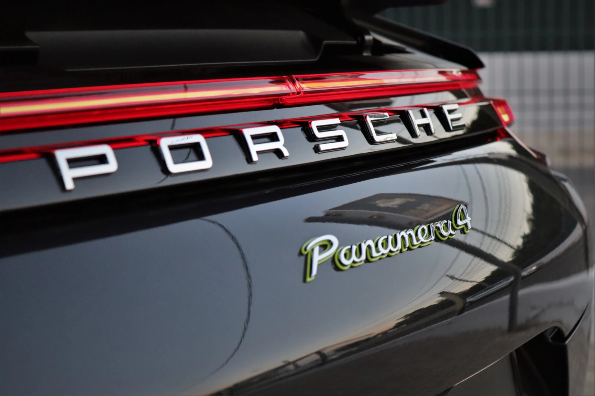 Porsche Panamera 4 E-Hybrid 4