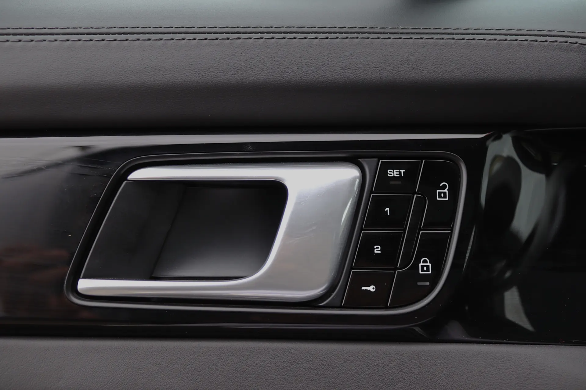 Porsche Panamera 4S E-Hybrid 24