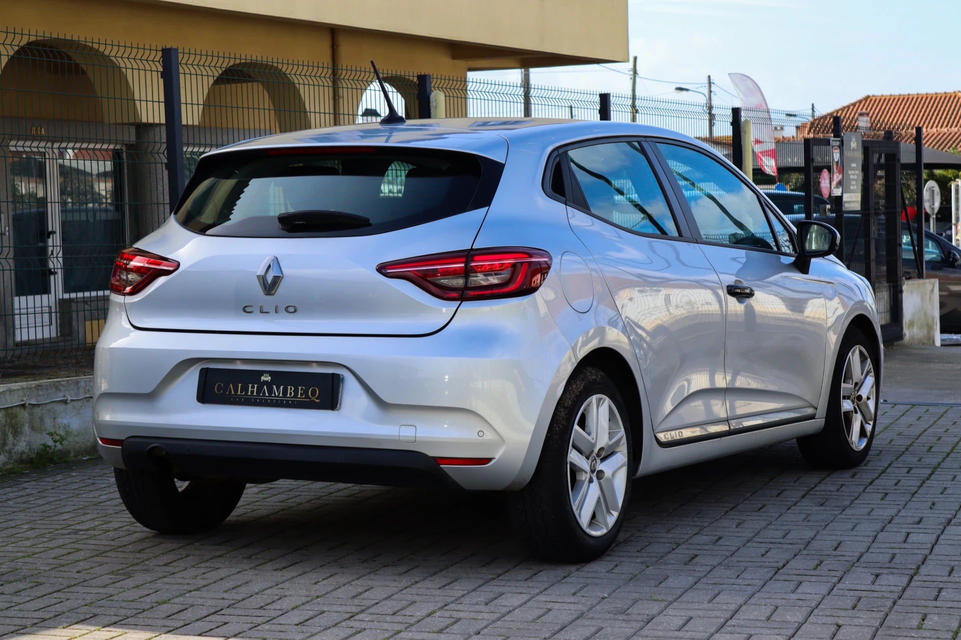 Renault Clio 1.0 TCe Intens Bi-Fuel 3