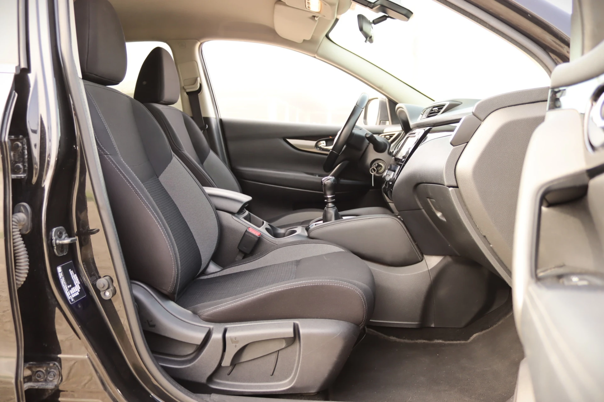 Nissan Qashqai 1.5 DCI N-Connecta 17