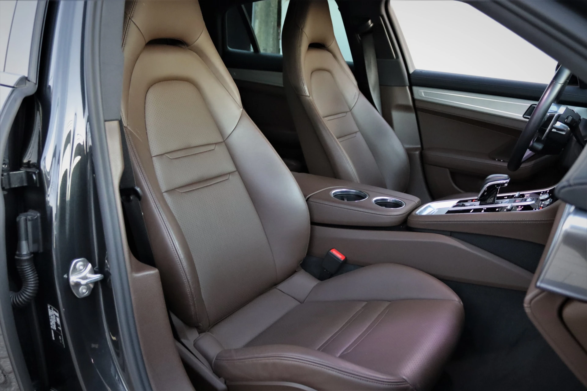 Porsche Panamera 4 E-Hybrid 17
