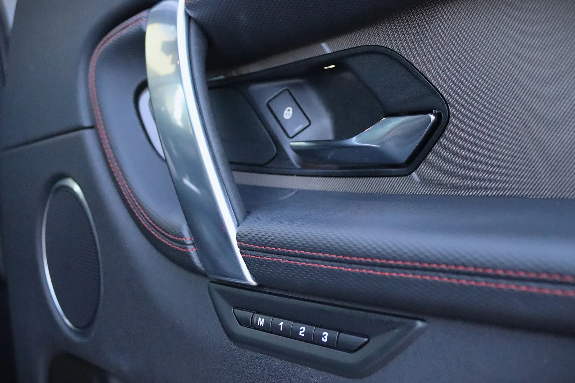 Land Rover Discovery Sport 1.5 I3 P300e AWD Dynamic SE 45