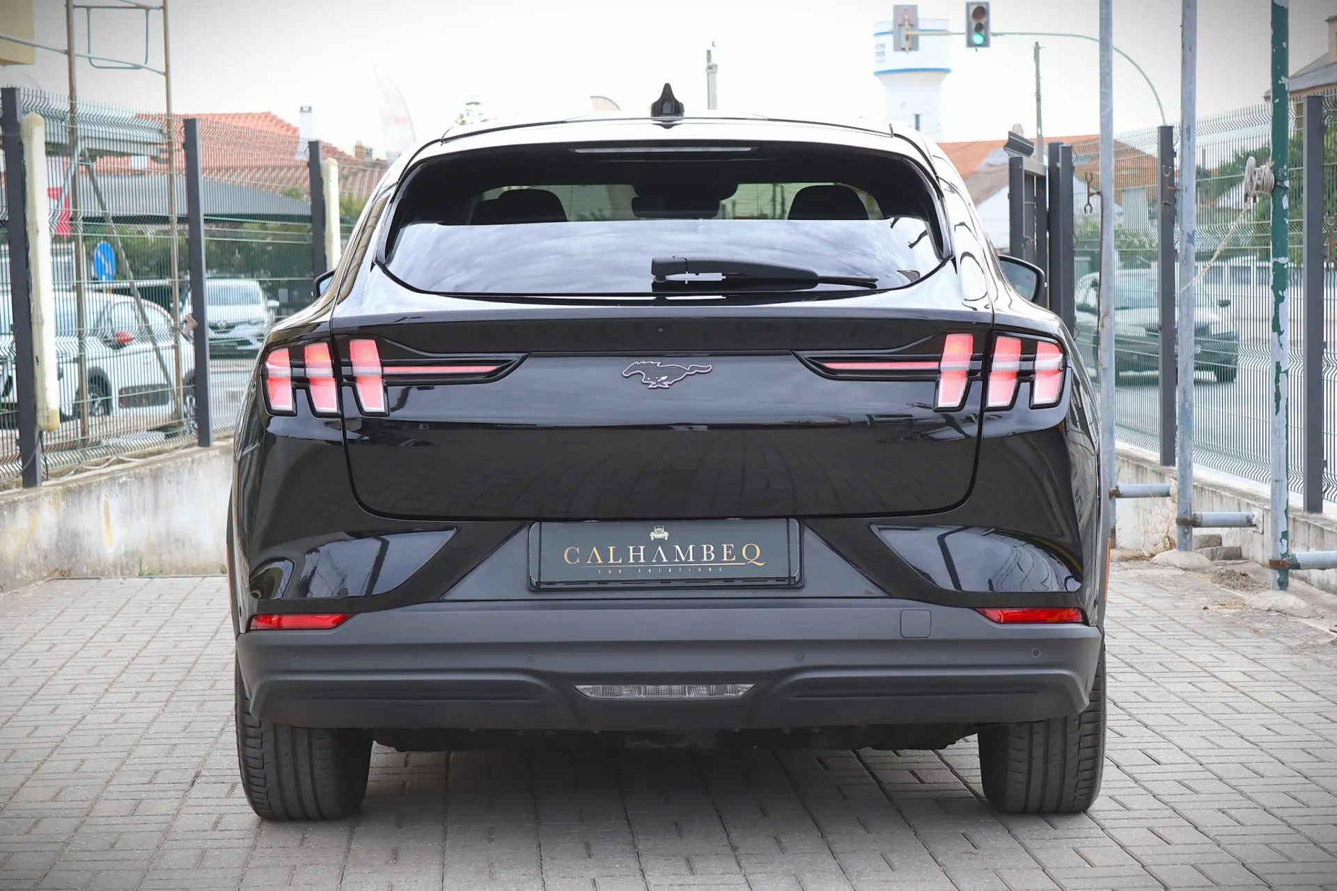 Ford Mustang Mach-E 75.7 kWh Base 16