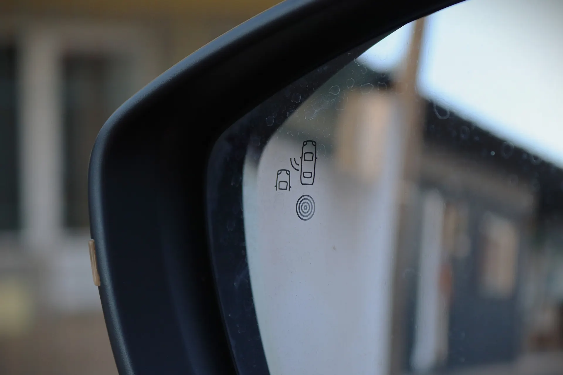 Peugeot e-2008 50 kWh GT 9