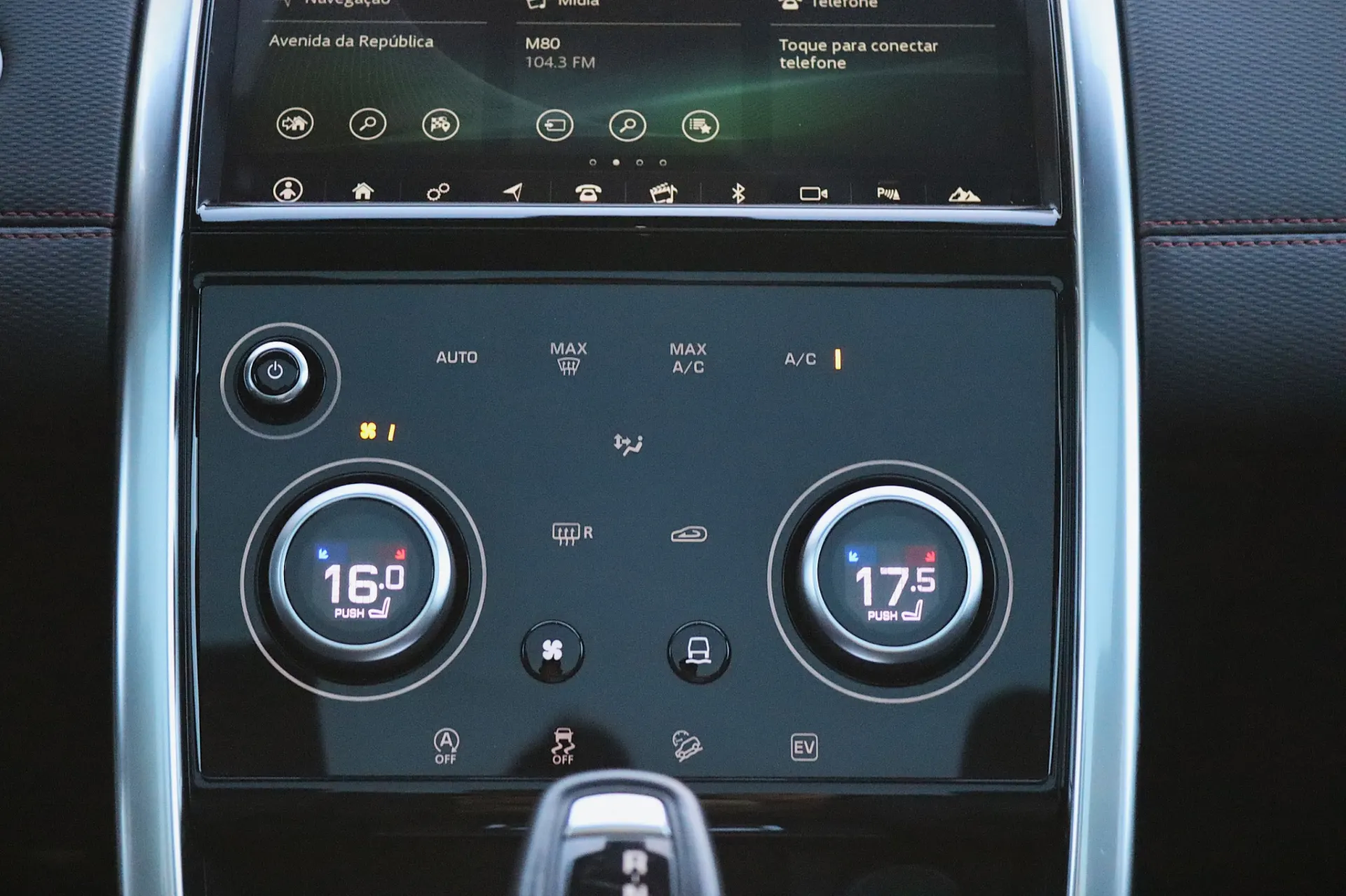 Land Rover Discovery Sport 1.5 I3 P300e AWD Dynamic SE 37